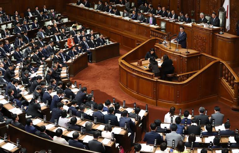 Японский парламент одобрил дополнительный бюджет на борьбу с COVID-19 - news.ru - Россия - Япония