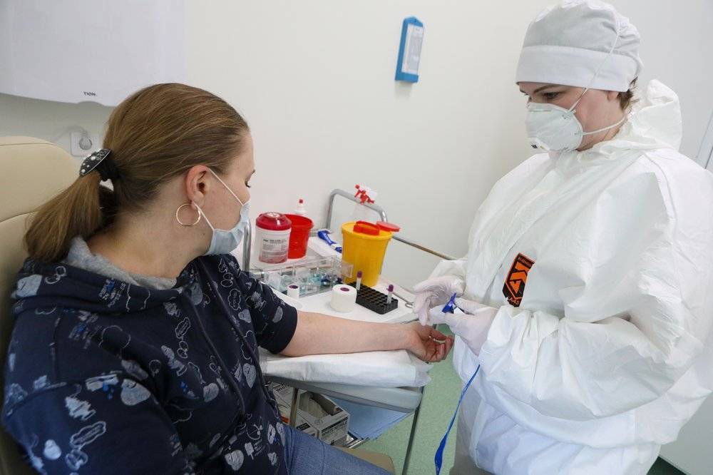 Почти 200 тысяч россиян взяты под меднаблюдение из-за коронавируса - tvc.ru - Россия