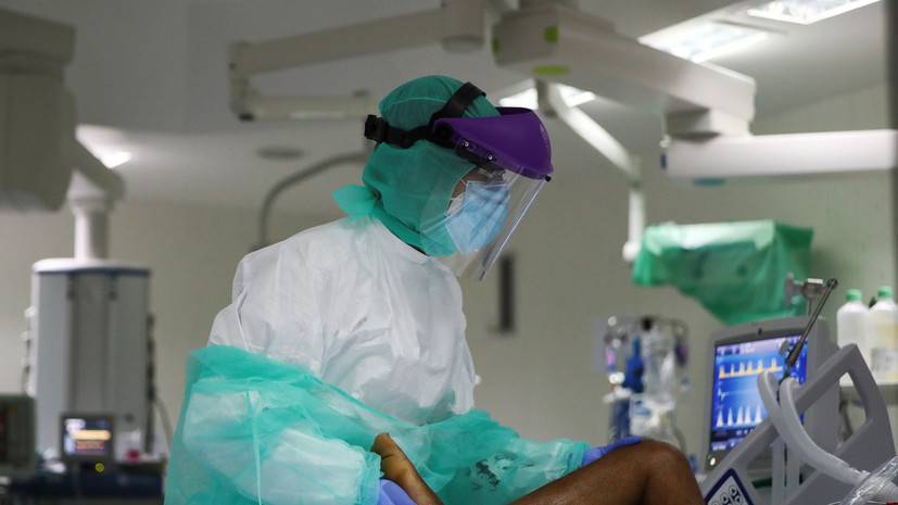 В Испании за сутки умерли 325 человек с коронавирусом - russian.rt.com - Испания - Минздрав