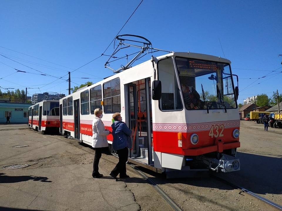 В Запорожье на линию для испытаний вышли обновленные трамваи, – фото - inform.zp.ua - Запорожье