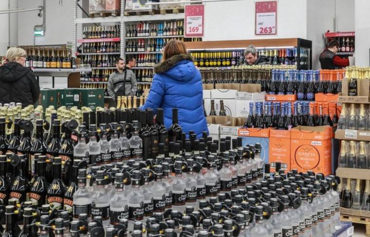 Ораз Дурдыев - Эксперты рассказали об опасности ввода ограничений на продажу алкоголя - news.ru