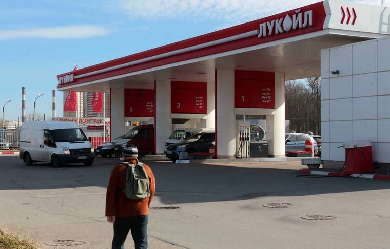 Павел Баженов - Спрос на топливо рекордно упал в России - news.ru - Россия