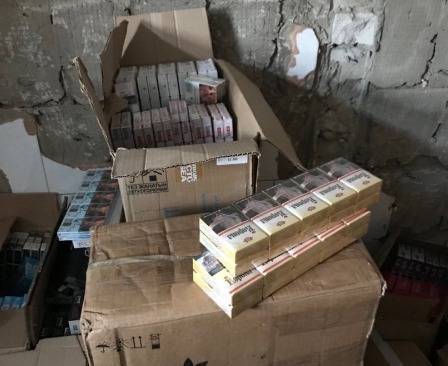 В Тюмени полицейские накрыли склад нелегальных сигарет на 18 тыс. пачек - znak.com - Россия - Санкт-Петербург - Тюмень