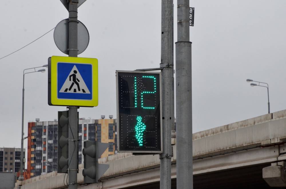 Московские светофоры будут работать по режиму выходного дня - vm.ru - Москва