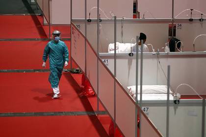 Испания обогнала Италию по числу зараженных коронавирусом - lenta.ru - Сша - Италия - Испания