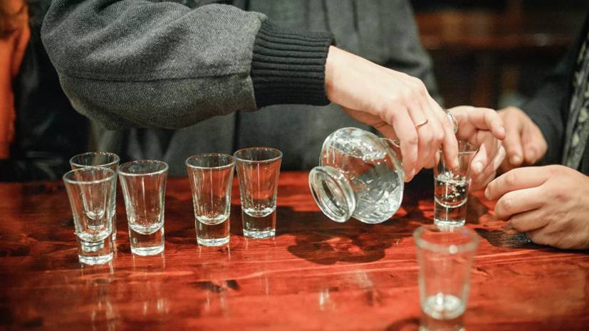 Инфекционист оценил заявления о пользе алкоголя в борьбе с коронавирусом - russian.rt.com