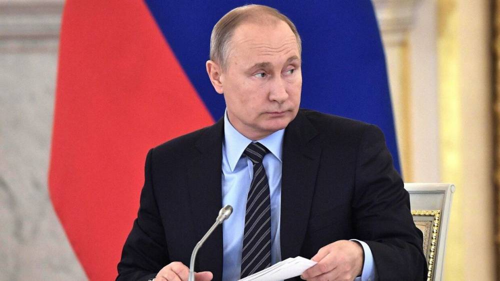 Владимир Путин - Путин заявил, что нельзя одинаково ограничивать экономическую деятельность в регионах - riafan.ru - Россия - Москва
