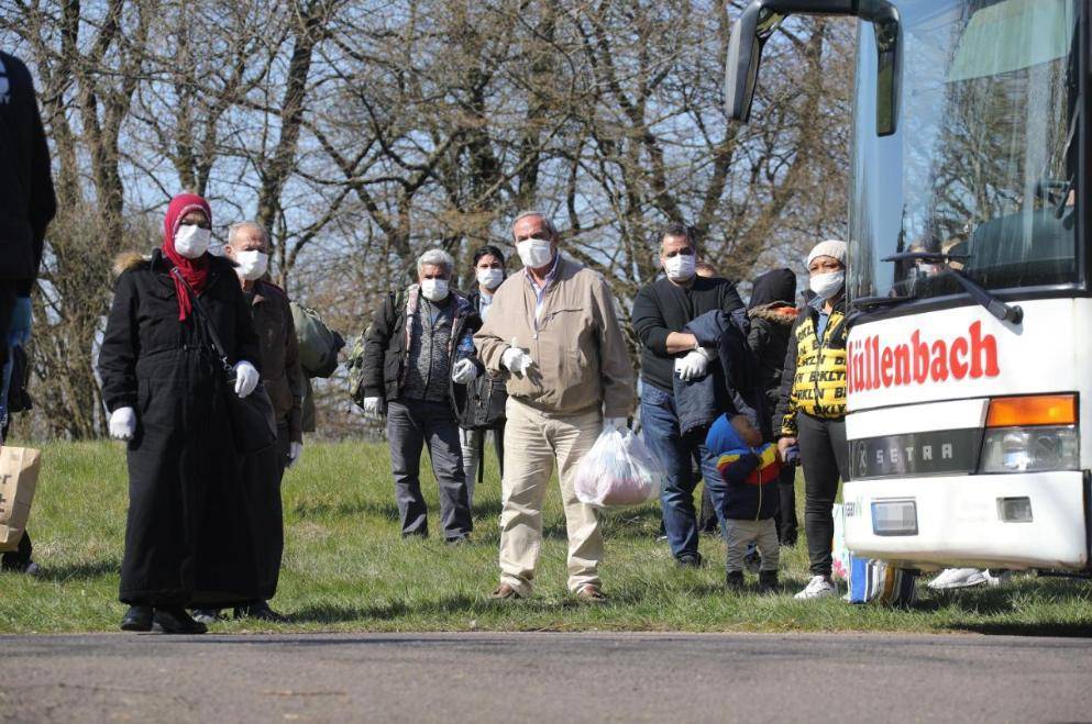 Мигранты в Германии спасаются от коронавируса бегством - germania.one - Германия