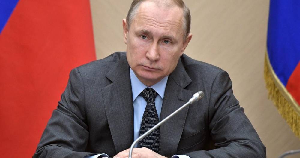 Владимир Путин - Путин подписал закон об онлайн-продаже лекарств - ren.tv - Россия - Китай