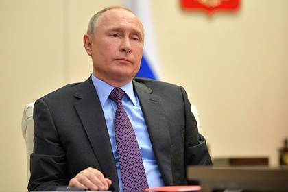 Владимир Путин - Путин разрешил продавать рецептурные лекарства онлайн при ЧС - lenta.ru - Россия