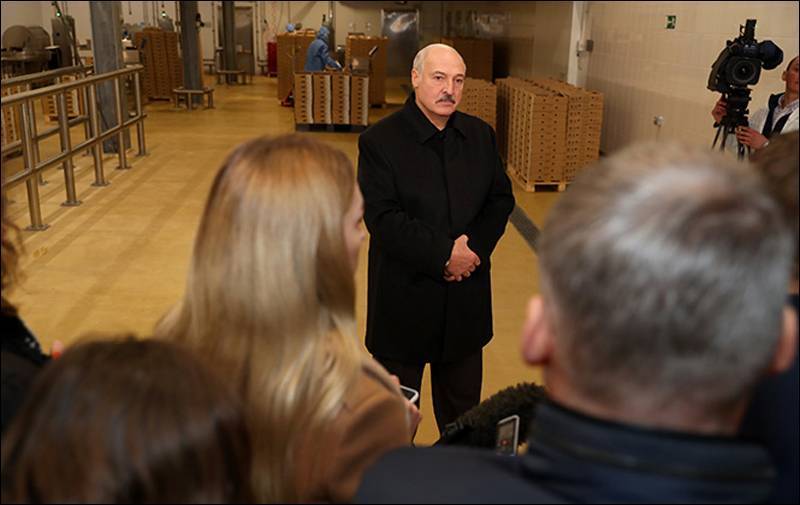 Александр Лукашенко - Белорусские власти выставляют жертв COVID-19 виновниками собственной смерти - naviny.by - Белоруссия