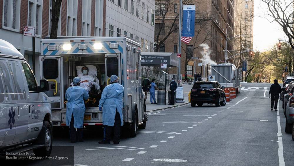 Полиция нашла десятки разлагающихся тел в грузовиках около похоронного бюро в США - nation-news.ru - Сша - New York - Нью-Йорк