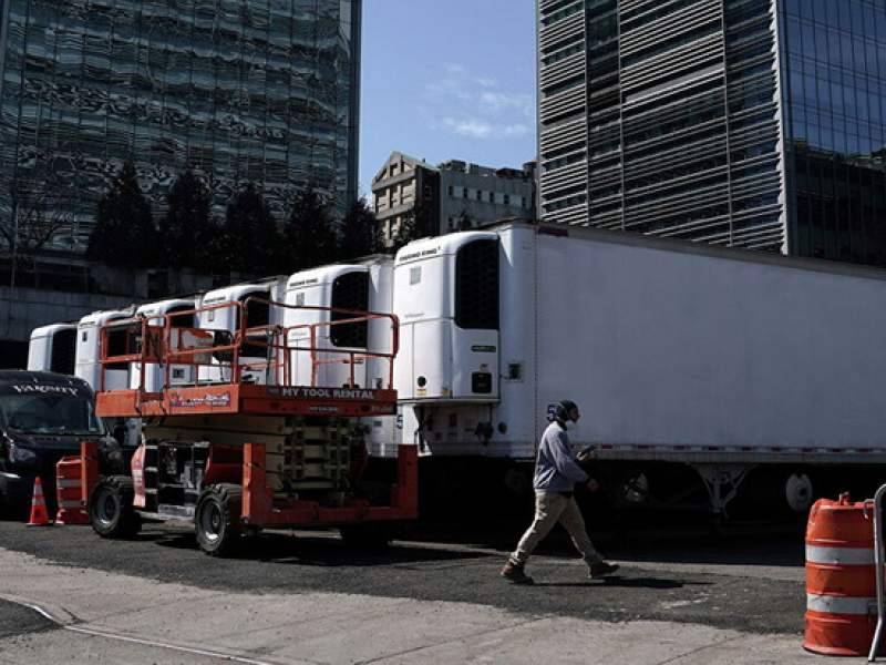 В Нью-Йорке обнаружено несколько грузовиков с разлагающимися телами - dayonline.ru - New York - Нью-Йорк