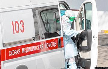 «Скорые» забирают людей из новых очагов коронавируса в Минске - charter97.org - Минск
