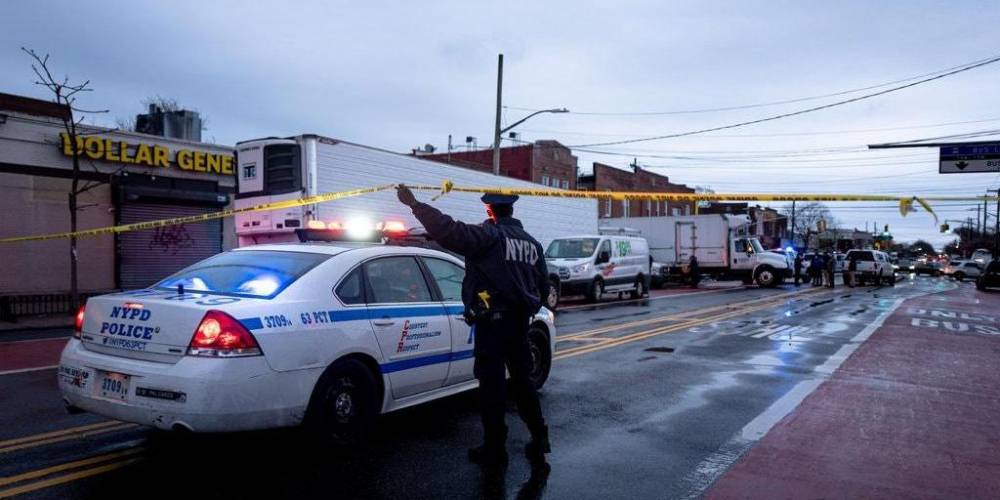 В Нью-Йорке обнаружили грузовики с десятками разлагающихся трупов - ruposters.ru - New York - Нью-Йорк - Нью-Йорк