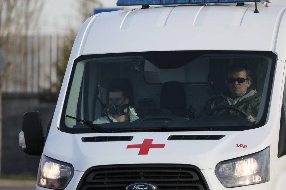 Пациент с COVID-19 за полчаса заразил семью после побега из больницы - vm.ru - Благовещенск