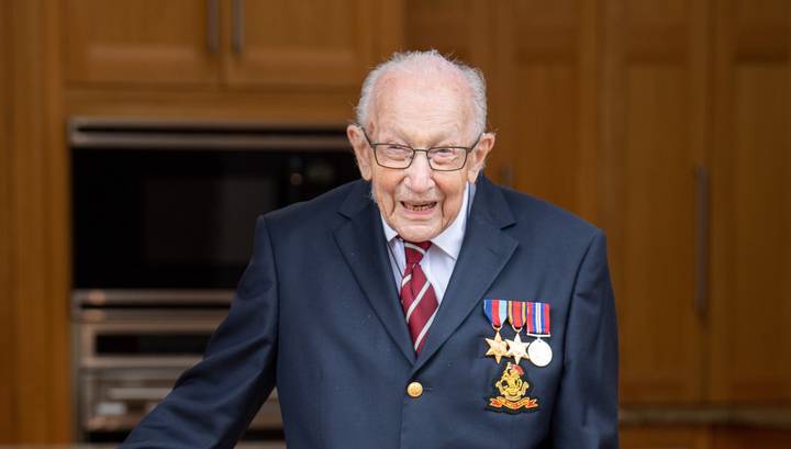 Томас Мур - Британия празднует 100-летие ветерана, собравшего миллионы на борьбу с COVID-19 - vesti.ru - Англия