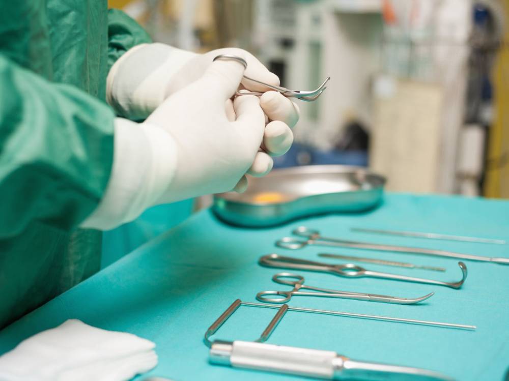 Из-за карантина врачи вынуждены оперировать пациентов на дому – СМИ - gordonua.com - Ивано-Франковск