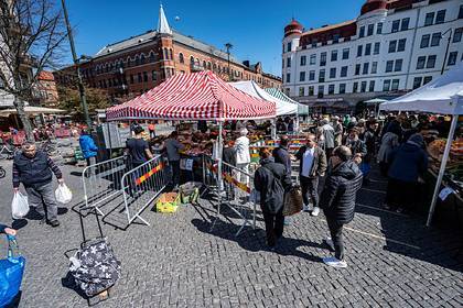 Отказ от карантина не спасет экономику Швеции - lenta.ru - Швеция