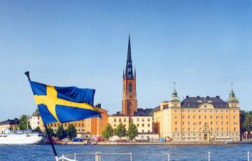 Отказ от жесткого карантина не спасет экономику Швеции - charter97.org - Швеция
