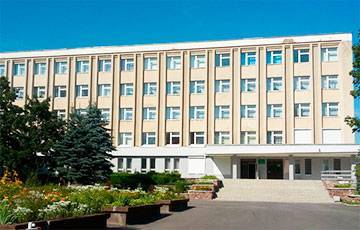 «Баста»: Студентов Мозырского медицинского колледжа бросают в очаг инфекции COVID-19 - charter97.org - Мозырь