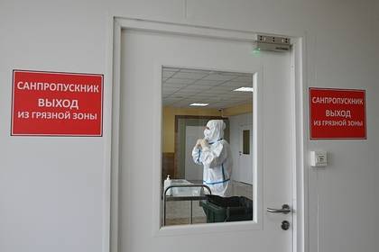 Борющимся с коронавирусом российским медикам выделили более 320 миллионов рублей - lenta.ru - Россия