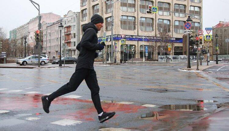 Михаил Глотов - Врач рассказал об опасности бега во время эпидемии коронавируса - newtvnews.ru