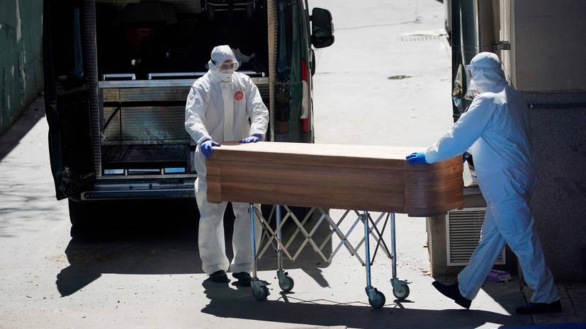 В Испании 809 человек скончались из-за коронавируса за сутки - russian.rt.com - Испания