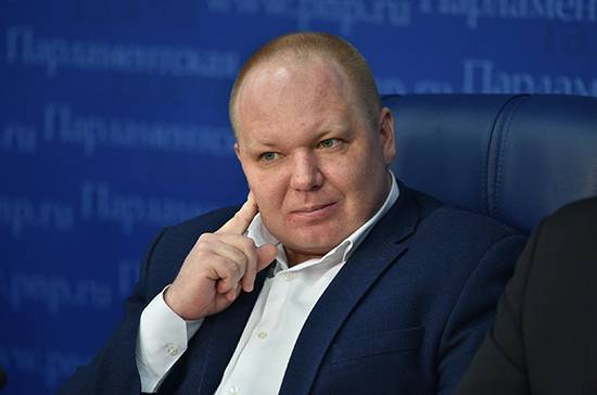 Дмитрий Фетисов - Политолог прокомментировал рост рейтинга Госдумы - pnp.ru
