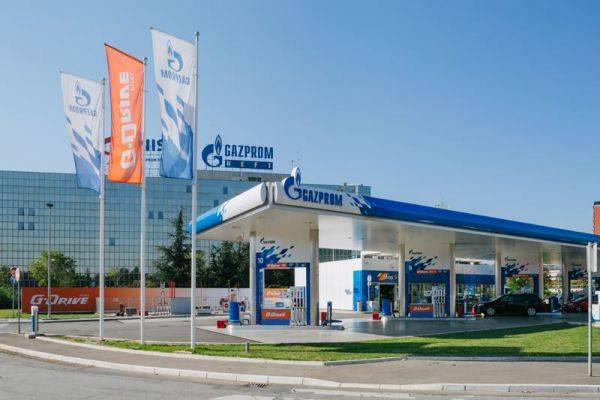 Александр Вучич - «Газпромнефть» выделила бесплатное топливо для сербских служб - eadaily.com - Сербия