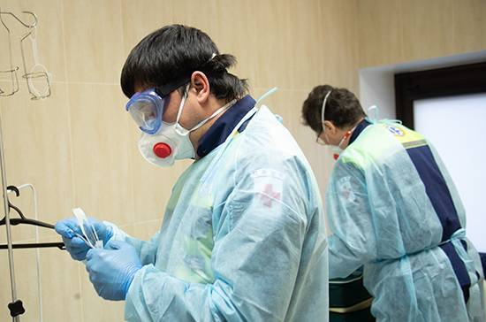 Филиппо Анелли - В Италии жертвами коронавируса уже стали 80 врачей - pnp.ru - Италия