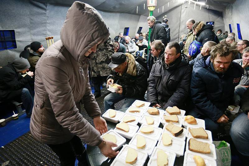 Власти Москвы обеспечат продуктами бездомных в условиях пандемии коронавируса - tvc.ru - Москва
