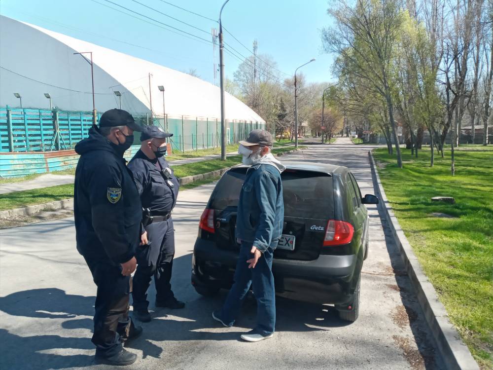 Запорожье на карантине: полиция оцепила парки и мосты (ФОТО) - inform.zp.ua - Запорожье