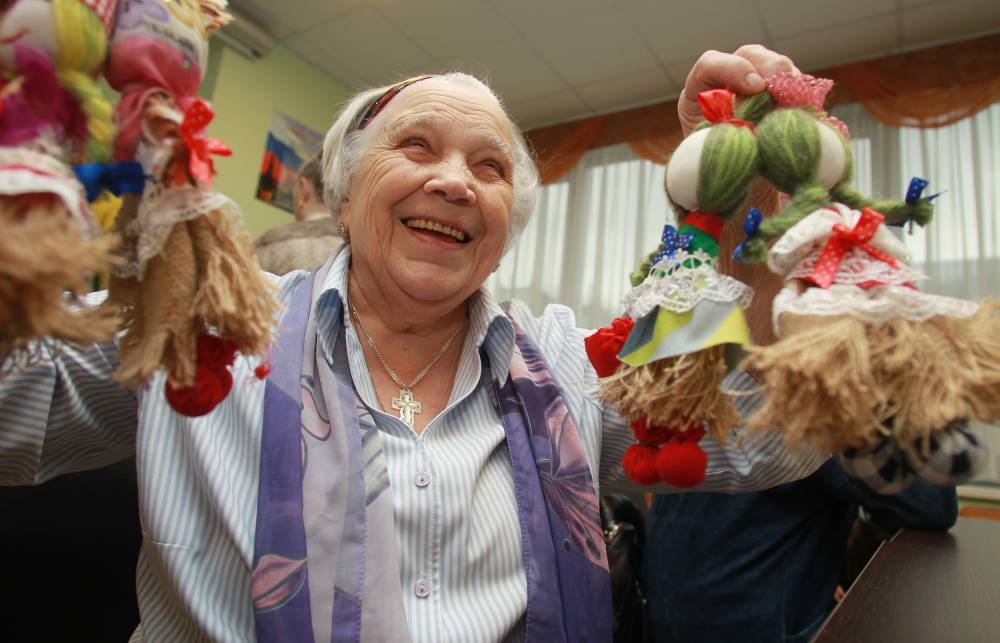 Пожилым москвичам помогут с доставкой продуктов и лекарств во время самоизоляции - vm.ru - Москва