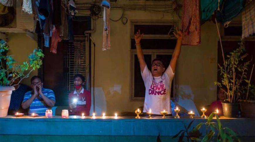 Нарендра Моди - Миллионы свечей зажгли в Индии в знак единения в борьбе с коронавирусом - belta.by - Минск - Индия