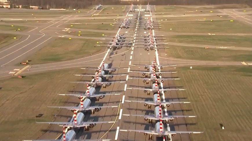Десятки простаивающих самолетов записали на видео в аэропорту Питтсбурга - belta.by - Сша - Минск - с. Видео