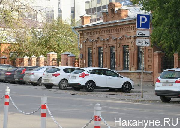 Курганский район "красных фонарей" закрыли для парковки автомобилей - nakanune.ru - Курган - Советская