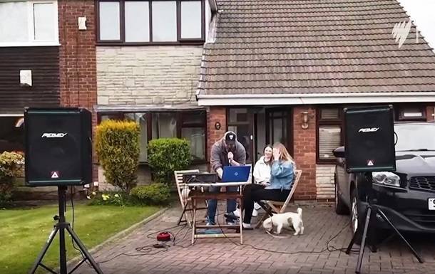 Британец необычно развлек соседей во время карантина - korrespondent.net - Англия