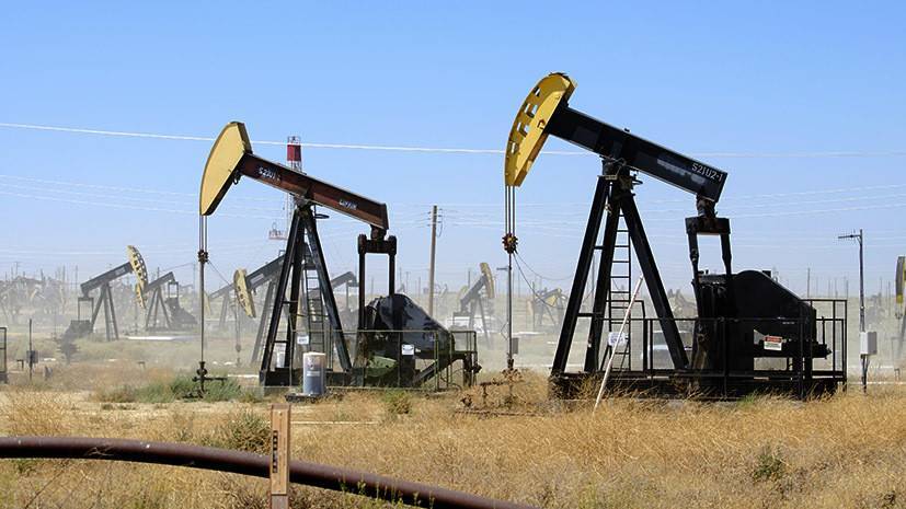 Споры о добыче: цены на нефть упали из-за отсрочки переговоров по сделке ОПЕК+ - russian.rt.com - Россия - Сша - Саудовская Аравия