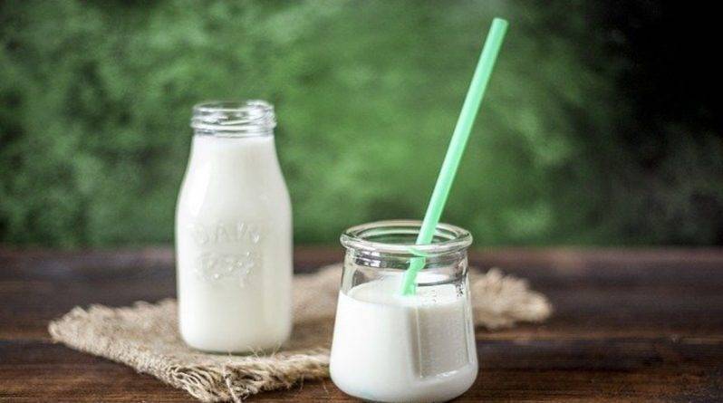 Фермеры вынуждены выбрасывать тысячи фунтов молока, потому что его никто не покупает - usa.one - Сша - штат Висконсин