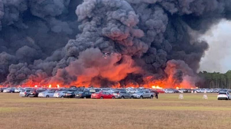 Во Флориде около аэропорта в масштабном пожаре сгорело более 3500 автомобилей (фото) - usa.one - штат Флорида