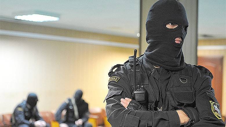 Палки, палочки и отчетность: почему народ боится правоохранителей - newizv.ru