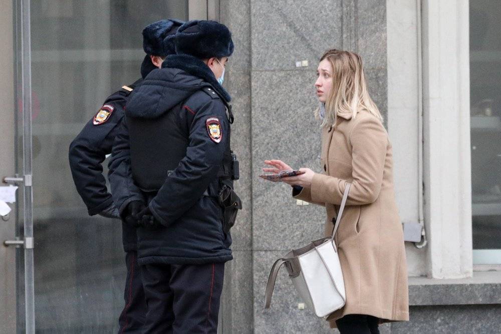 В Москве семерых больных COVID-19 оштрафовали за нарушение карантина - tvc.ru - Москва