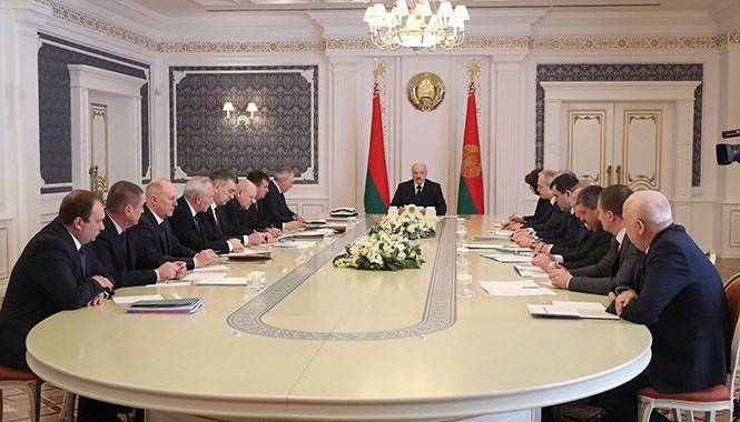 Александр Лукашенко - Лукашенко запланировал мероприятия по вопросам, требующим экстренного реагирования - naviny.by - Белоруссия