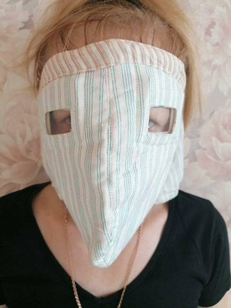 В сети обсуждают "маски от радиации", которые выдали сотрудникам одного из хлебзаводов - nakanune.ru - Волгоградская обл.