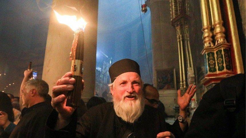 Иисус Христос - Благодатный огонь доставят из Иерусалима в Москву в канун Пасхи - 5-tv.ru - Москва - Израиль - Иерусалим