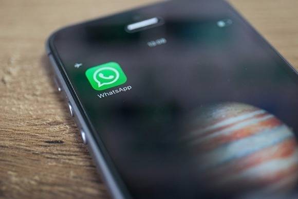 WhatsApp вводит запрет на массовые сообщения, чтобы побороть фейки о коронавирусе - znak.com
