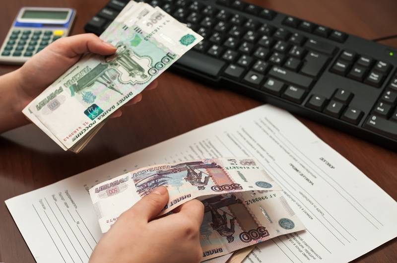 Россиянам разъяснили порядок начисления зарплаты с 4 по 30 апреля - tvc.ru