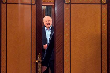 Александр Лукашенко - Лукашенко заявил о готовности лично лечить зараженных коронавирусом - lenta.ru - Белоруссия