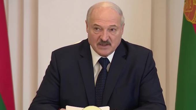 Александр Лукашенко - Лукашенко объяснил причины отказа от карантина в Белоруссии - piter.tv - Белоруссия